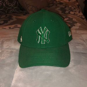 ☘️Men’s Saint Patty’s Yankee Hat